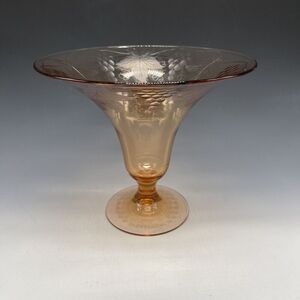 Fostoria Grape Footed Flared Vase 7" Tall Comport Orchid Amber Glass‎